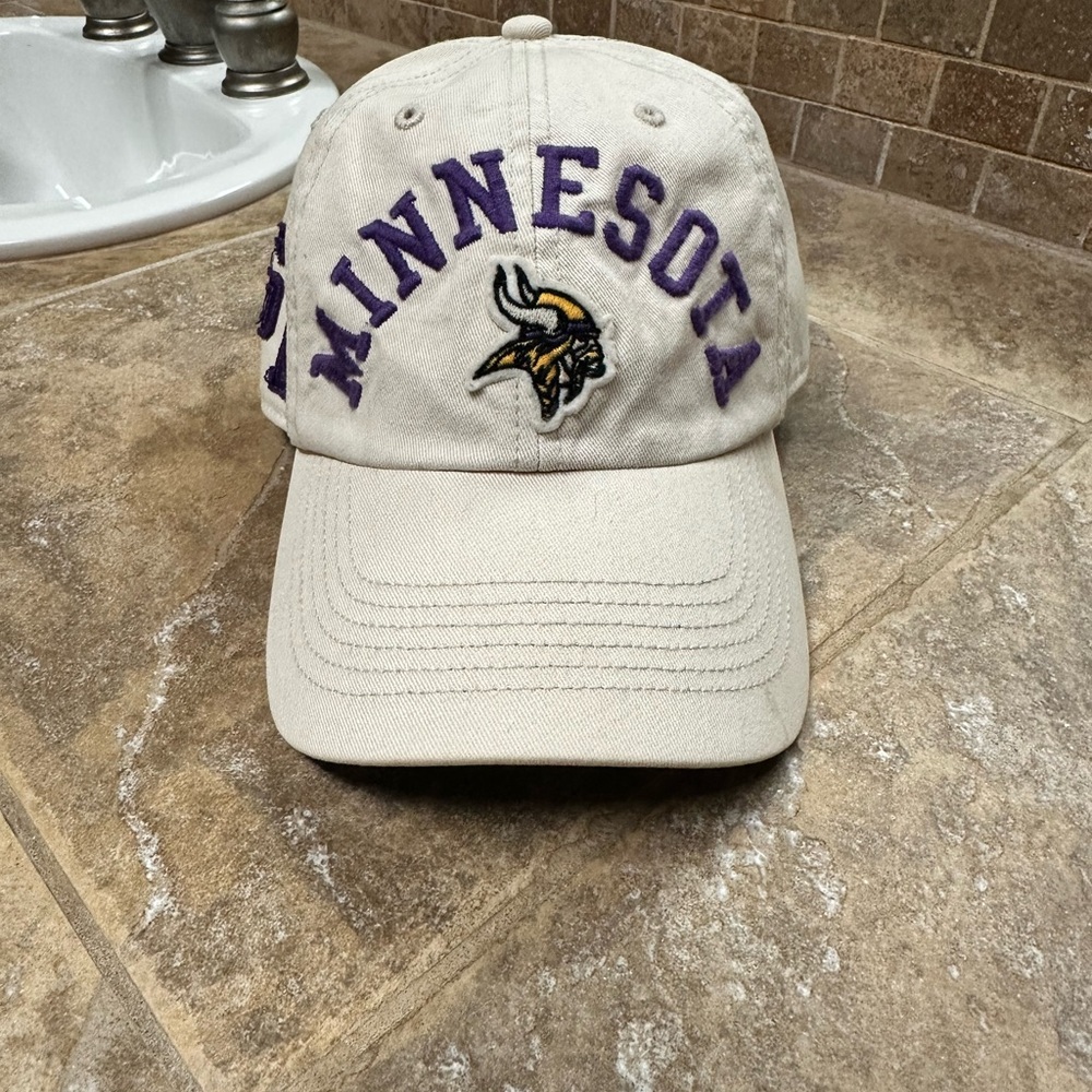 Minnesota Vikings Cream and Purple Cap